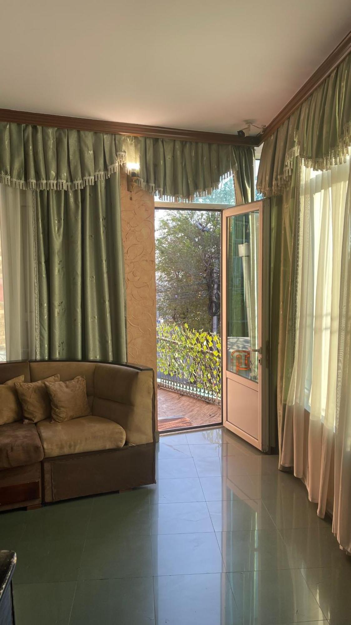 Citrus Guest House Γιερεβάν Εξωτερικό φωτογραφία